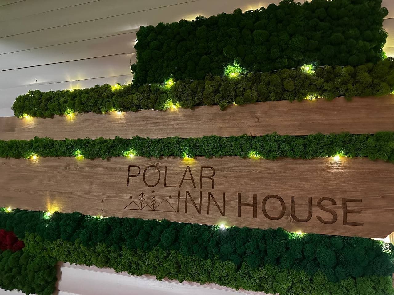 Polar Inn House 