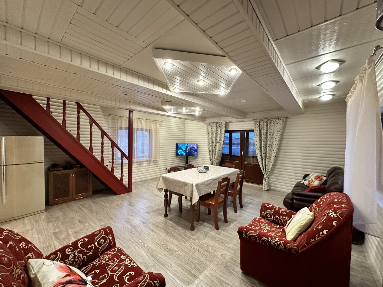 Polar Inn House 