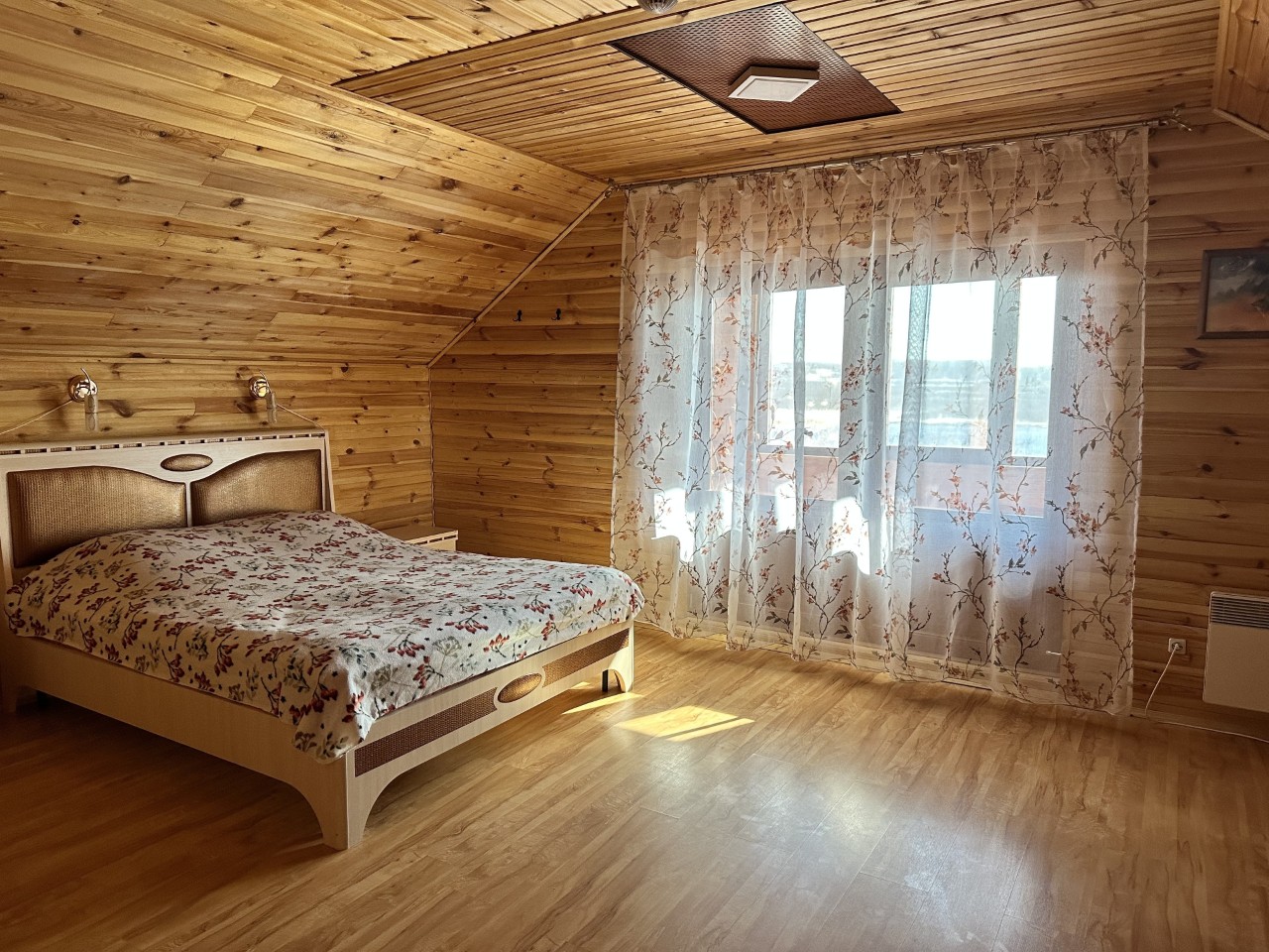 Polar Inn House 